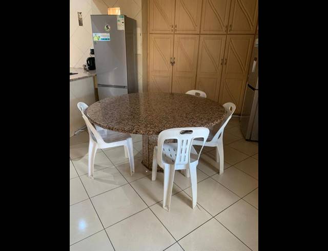 10 BEDROOM HOUSE FOR SALE IN ESSENWOOD
